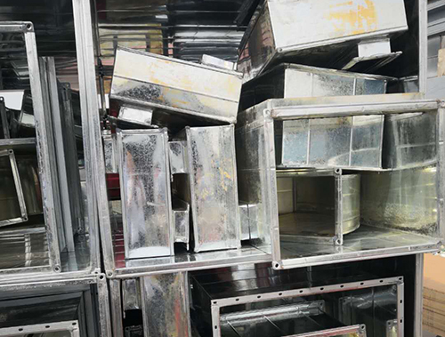 海天中心T1楼工地通风管道装车发货