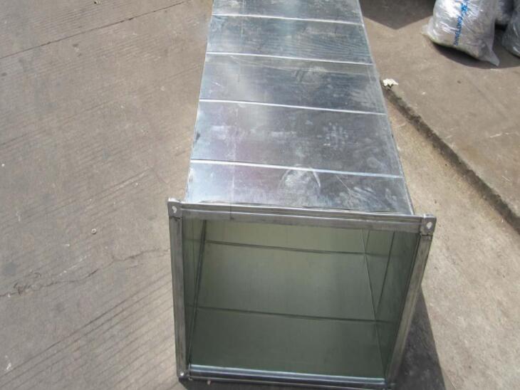 镀锌板<a href='/n1571/http:/p30817/'><b>共板法兰风管</b></a>其较为显著的使用优点