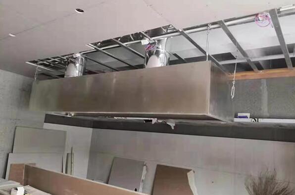 快餐连锁厨房排烟通风管道安装完工
