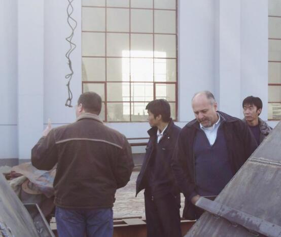 国外客户来我司参观考察