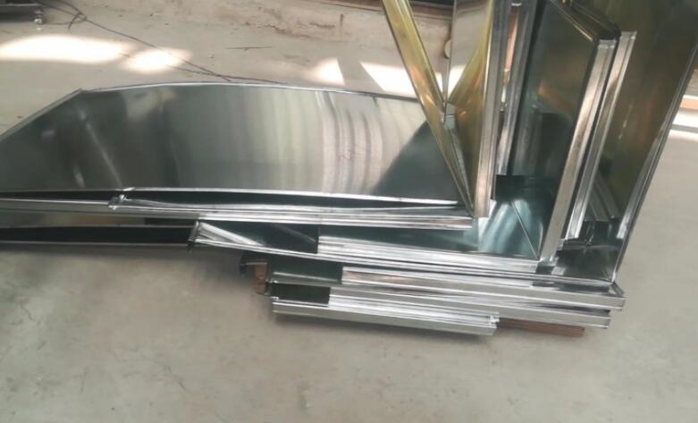 <a href='/n1571/http:/p30817/'><b>共板法兰风管</b></a>安装时的制作工艺流程