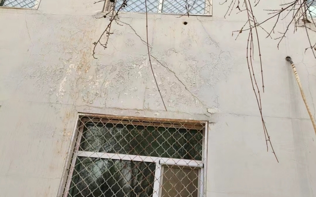 某小区地基下沉导致墙体裂缝加固 - 香港资科免费大全